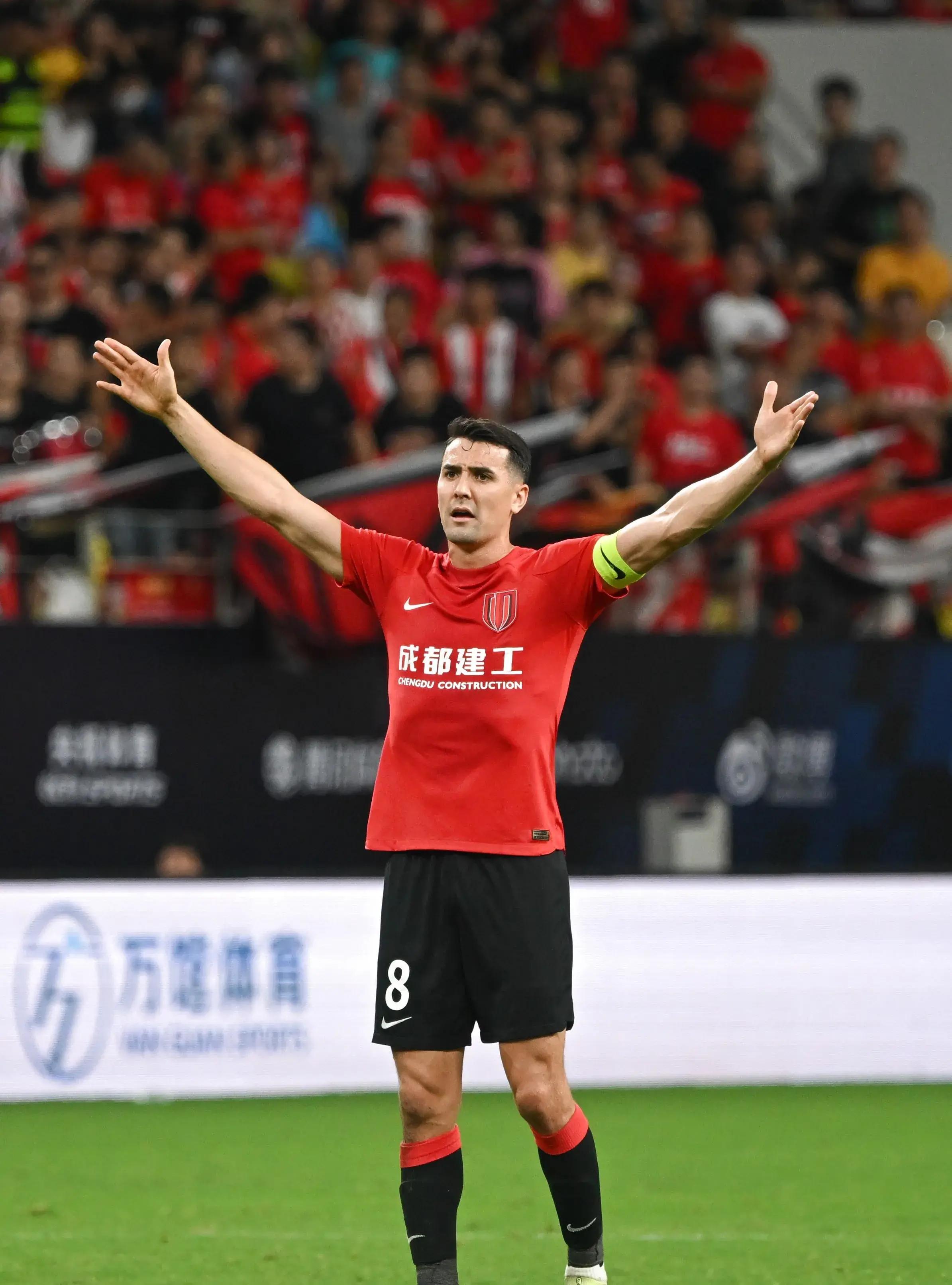 九游棋牌包含转会期利物浦队长鼓劲：社区盾节点到来，球迷炸锅，训练强度明显提升的词条